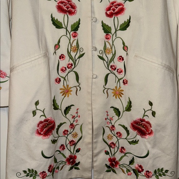 White and Pink Floral Vintage Embroidered Spring Trench Coat - Picture 4 of 9